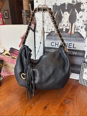 Bebe black pebble leather hobo shoulder bag EUC
